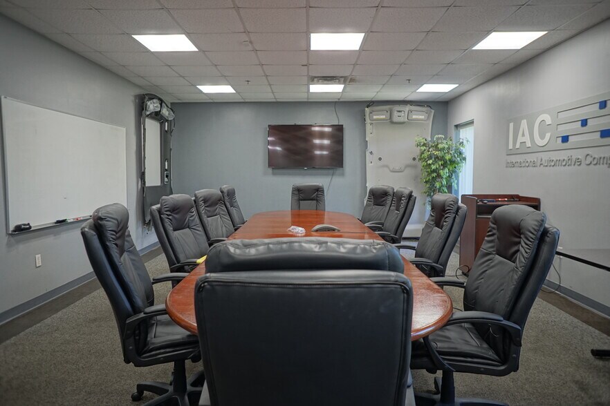 850 Industrial Rd, Madisonville, KY à louer - Photo intérieure – Image 3 sur 65