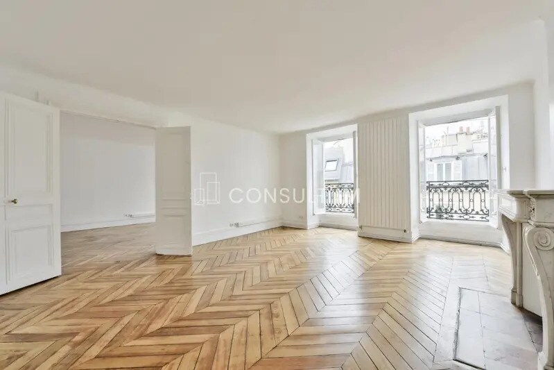 9 Rue D'Artois, Paris à vendre - Photo de l’immeuble – Image 1 sur 8
