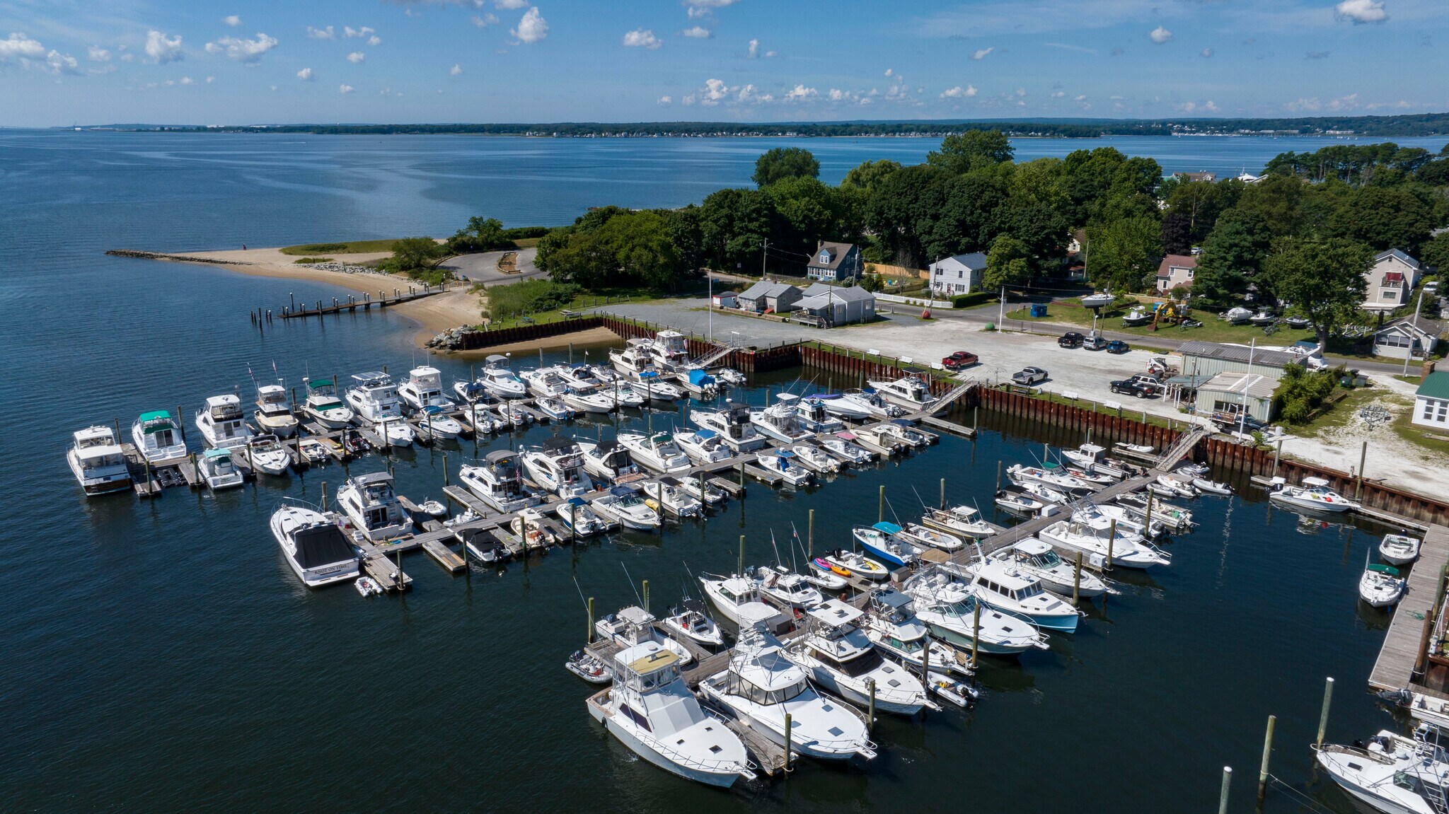 36 Bay Ave, Warwick, RI à vendre Photo de l’immeuble– Image 1 sur 13
