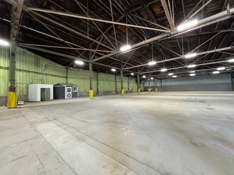 2100 Manchester Tfwy, Kansas City, MO à louer - Photo de l’immeuble – Image 3 sur 6