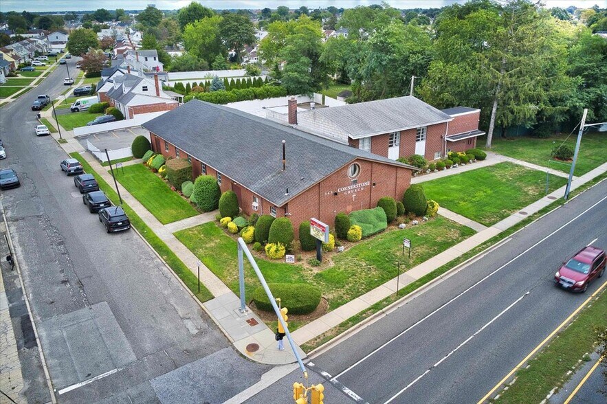 343 Jerusalem Ave, Hicksville, NY à vendre - Aérien – Image 2 sur 38