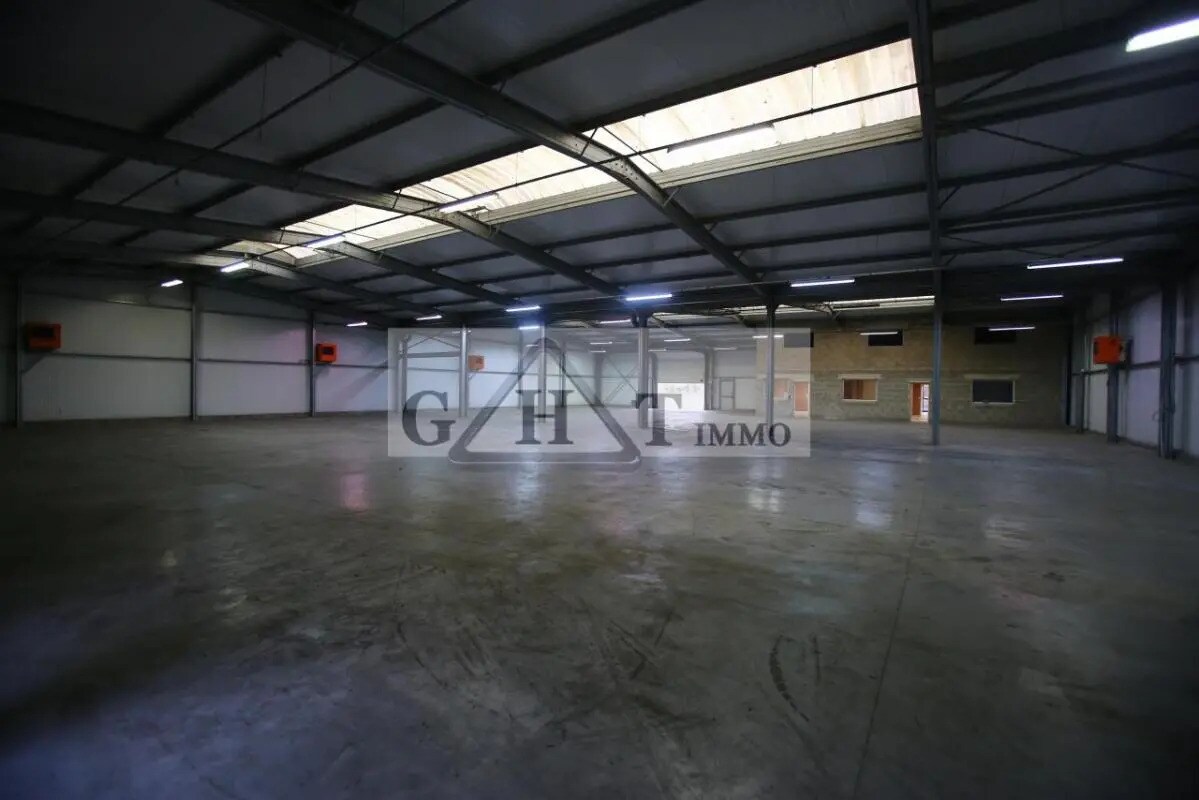 Industriel/Logistique dans Bornel à vendre Photo intérieure– Image 1 sur 5