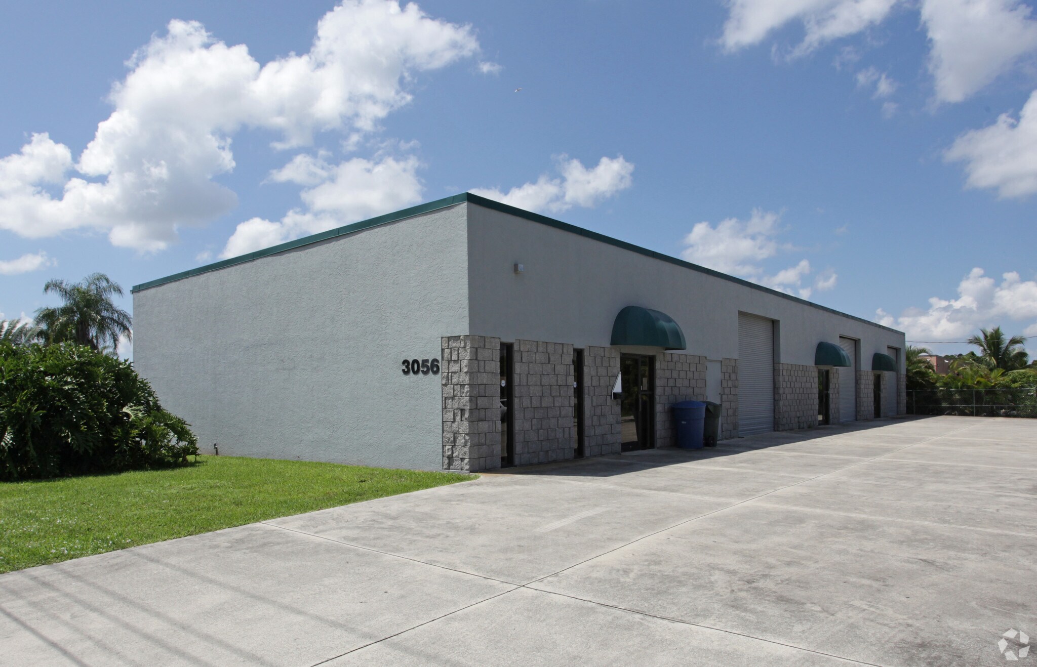 3056 Palm Ave, Fort Myers, FL à louer Photo de l’immeuble– Image 1 sur 8