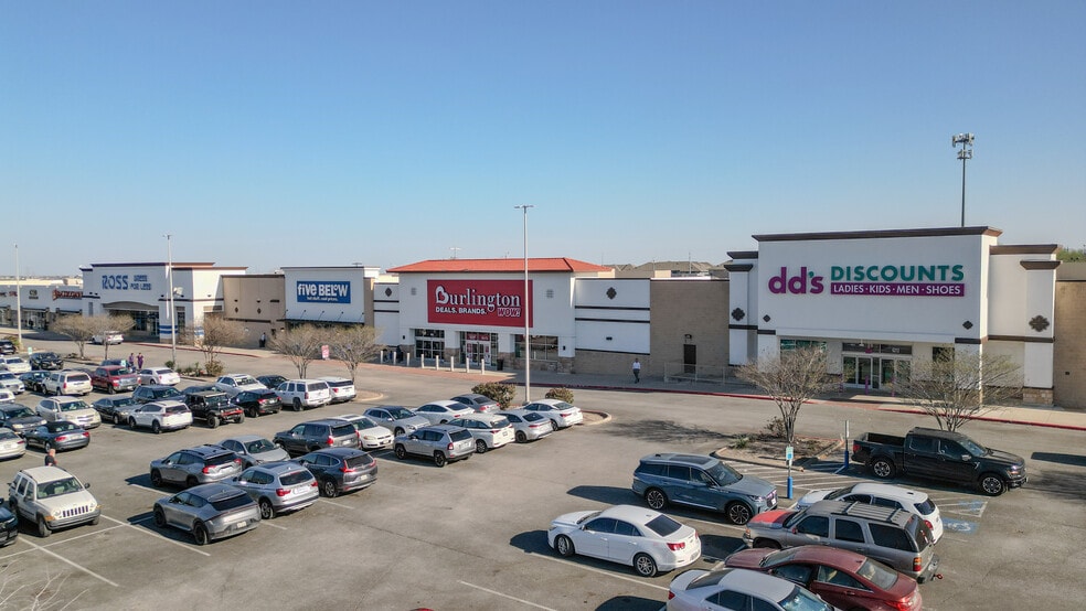 7014 FM 78, San Antonio, TX à louer - Photo de l’immeuble – Image 2 sur 8