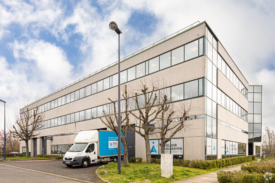 Local d’activités dans Antony à louer - Photo de l’immeuble – Image 2 sur 3