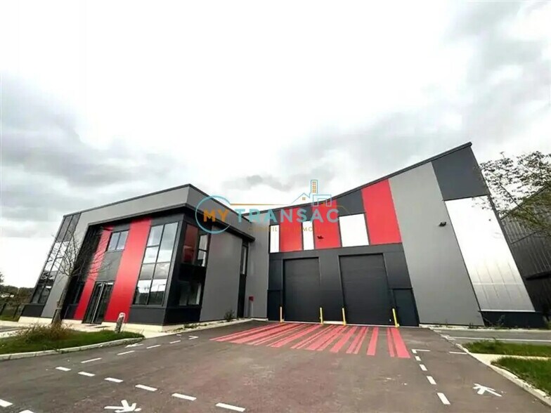 Local d’activités dans Limeil-Brévannes à louer - Photo de l’immeuble – Image 2 sur 13