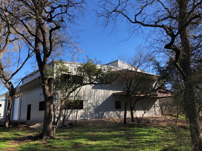 12701 Lowden Ln, Manchaca, TX à louer - Photo de l’immeuble – Image 2 sur 7