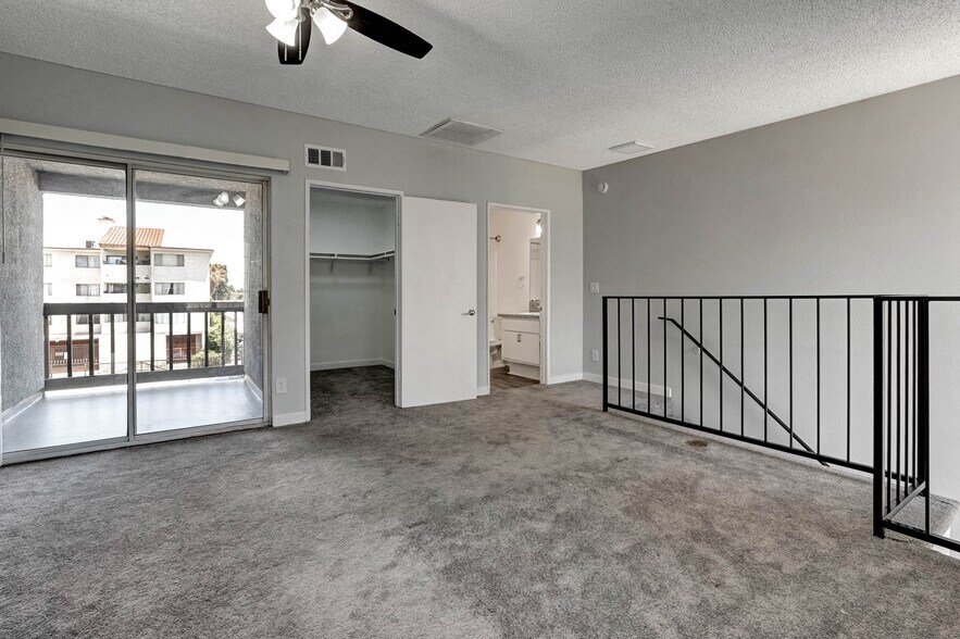 18547 Saticoy St, Reseda, CA à vendre - Photo de l’immeuble – Image 2 sur 18