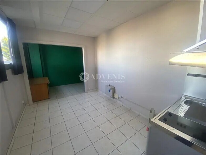 Bureau dans Chennevières-sur-Marne à louer - Photo de l’immeuble – Image 2 sur 5