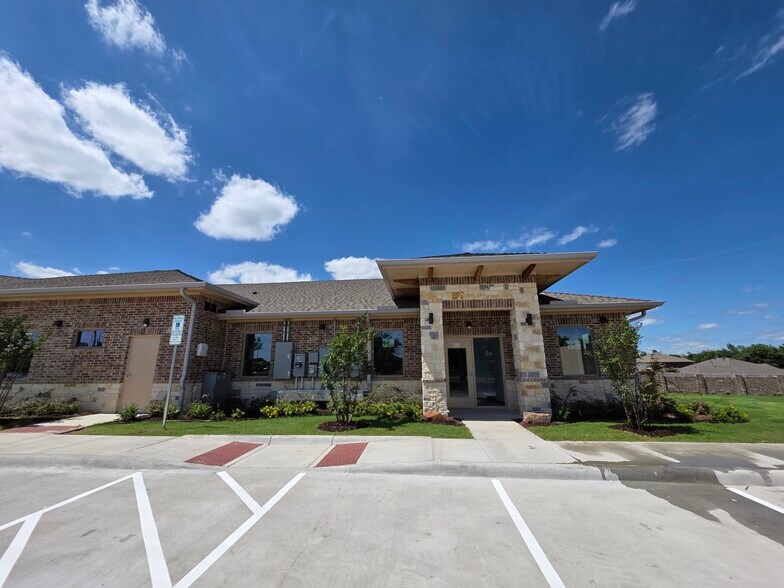 1020 N Murphy Rd, Murphy, TX à louer - Photo de l’immeuble – Image 2 sur 9