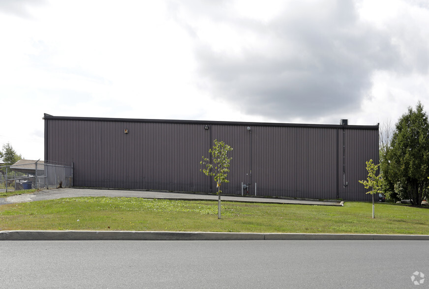 1240 Rue Graham-Bell, Boucherville, QC à louer - Photo de l’immeuble – Image 2 sur 2