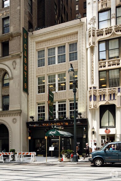 22 E 41st St, New York, NY à louer - Photo principale – Image 1 sur 3