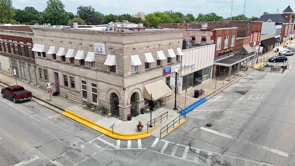 600 Broadway St, Lincoln, IL à vendre - Photo principale – Image 1 sur 11