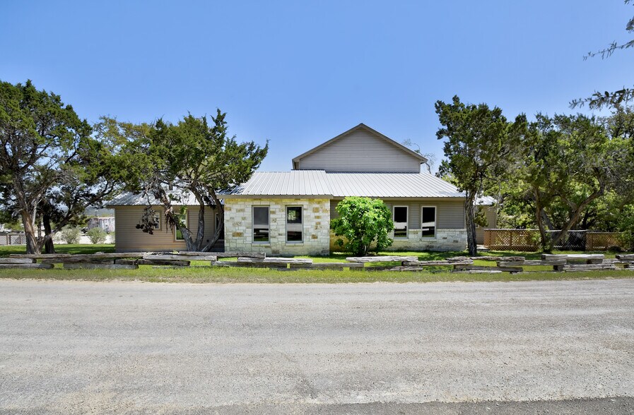 1340 Hinch Dr, New Braunfels, TX à vendre - Photo de l’immeuble – Image 3 sur 65