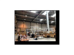 Local d’activités dans Compans à louer Photo intérieure– Image 2 sur 3