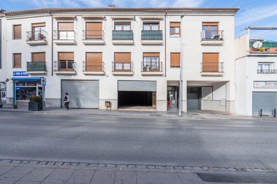 Local commercial dans Ogíjares à vendre - Photo de l’immeuble – Image 2 sur 39
