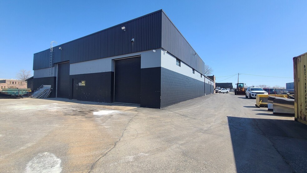 2045 Astor Crt, Tecumseh, ON à louer - Photo de l’immeuble – Image 2 sur 22