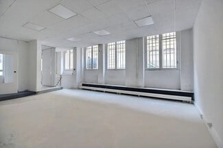 Plus de détails pour 28 Rue D'Aumale, Paris - Bureau à louer