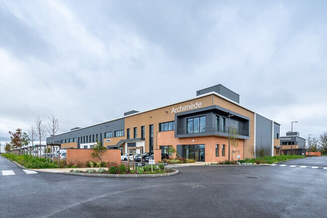 Plus de détails pour Local d'activités à louer