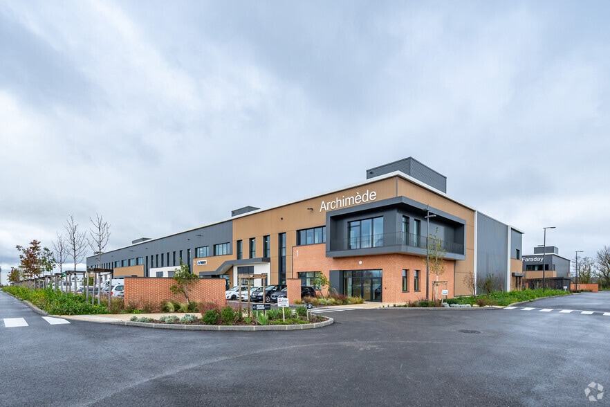 25 Route De Lyon, Saint-Priest à louer - Photo principale – Image 1 sur 3