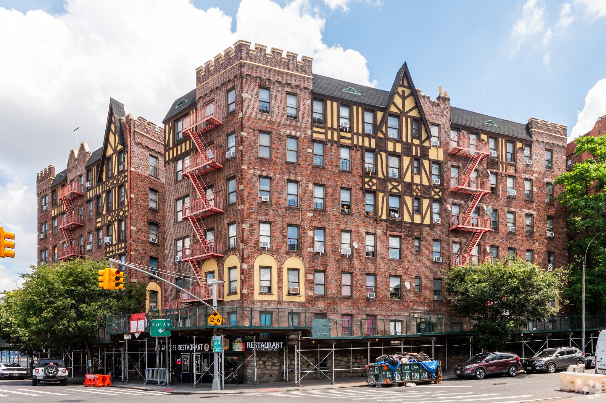 109 E 153rd St, Bronx, NY à louer Photo principale– Image 1 sur 9