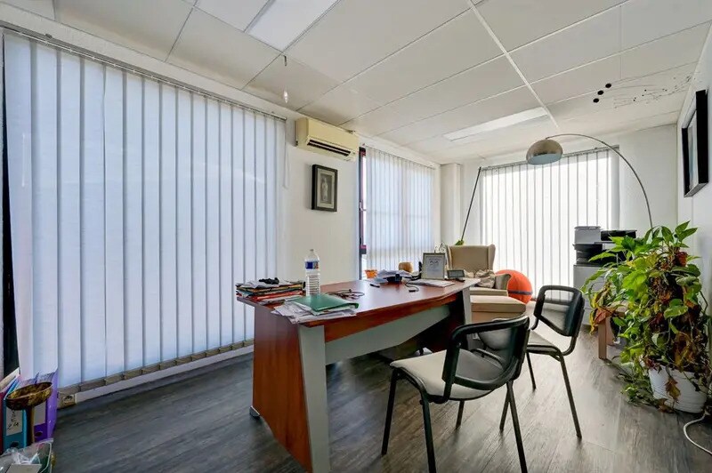 Bureau dans Aubagne à vendre - Photo intérieure – Image 2 sur 14