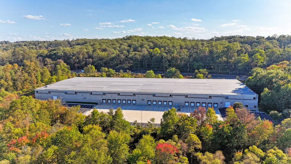 1480 Zeager Rd, Elizabethtown, PA à louer - Photo de l’immeuble – Image 2 sur 10