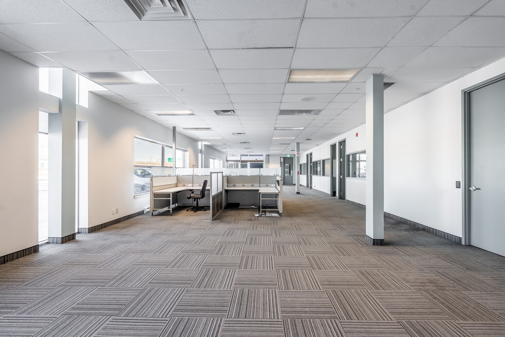 17550 Rte Transcanadienne, Montréal, QC à louer Photo de l’immeuble– Image 1 sur 1
