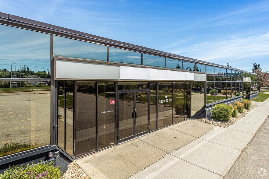 9353 50th St, Edmonton, AB à louer - Photo de l’immeuble – Image 2 sur 7