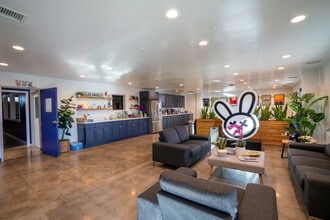 4209 Vanowen Pl, Burbank, CA à louer Photo intérieure– Image 1 sur 8