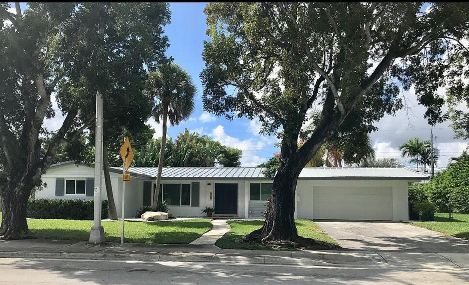 8700 SW 87th Ave, Miami, FL à vendre - Photo de l’immeuble – Image 2 sur 7