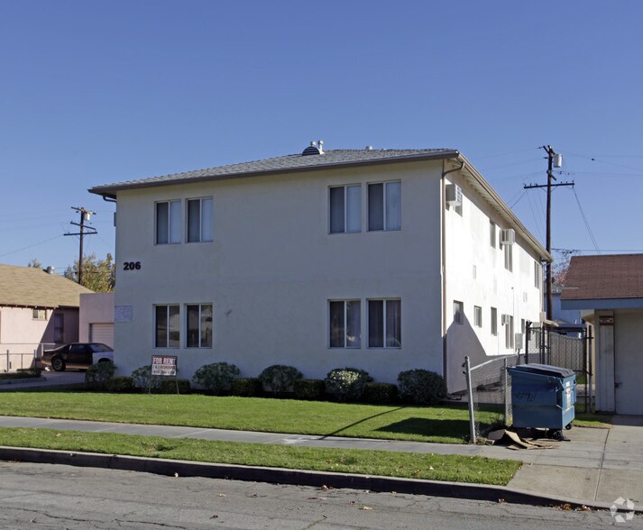 206 Harps St, San Fernando, CA à vendre - Photo de l’immeuble – Image 3 sur 3