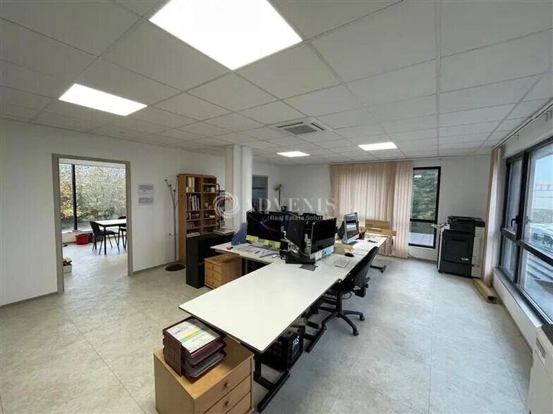 Bureau dans Saint-Jean-de-Braye à louer - Photo de l’immeuble – Image 3 sur 10