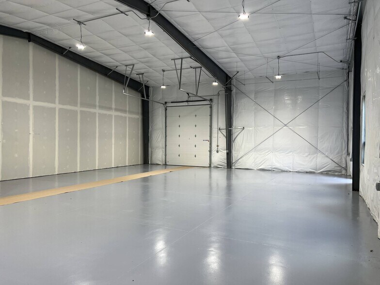 574 Hudson River Rd, Waterford, NY à louer - Photo de l’immeuble – Image 2 sur 5