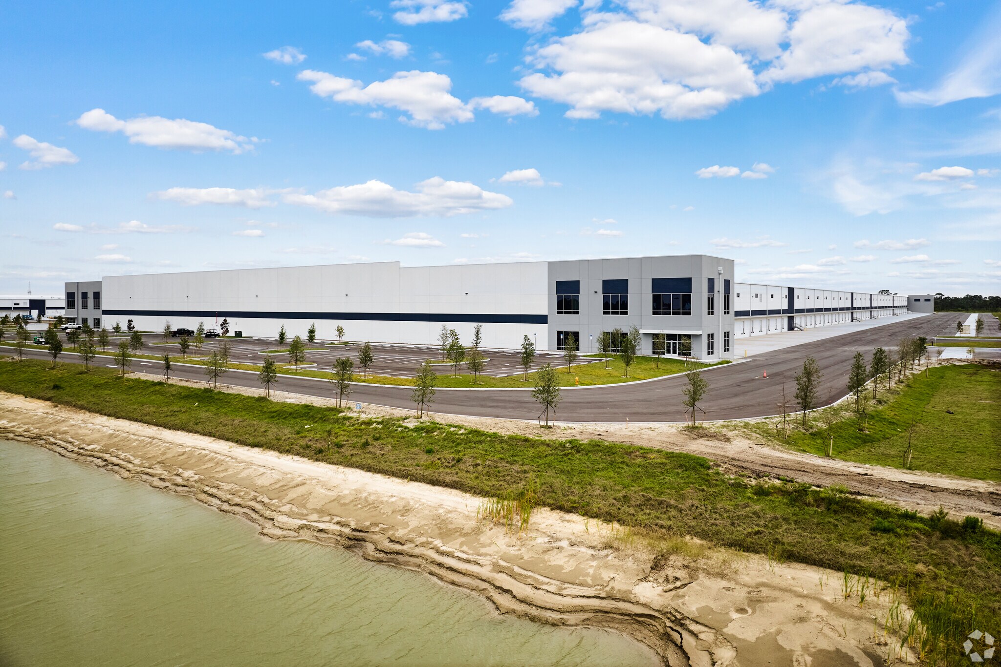 7805 Orange Ave, Fort Pierce, FL à louer Photo de l’immeuble– Image 1 sur 3