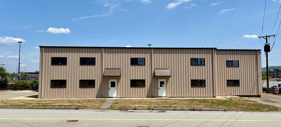 223 New Boston St, Woburn, MA à louer - Photo de l’immeuble – Image 1 sur 8