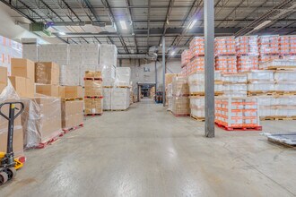 2001 Boul Des Sources, Pointe-claire, QC à louer Photo intérieure– Image 2 sur 10