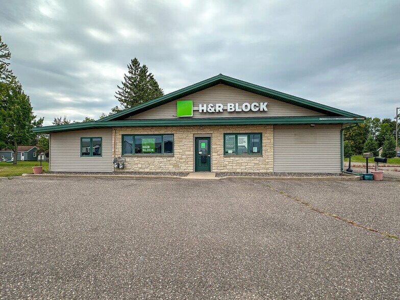 233 S 8th St, Medford, WI à vendre - Photo principale – Image 1 sur 58