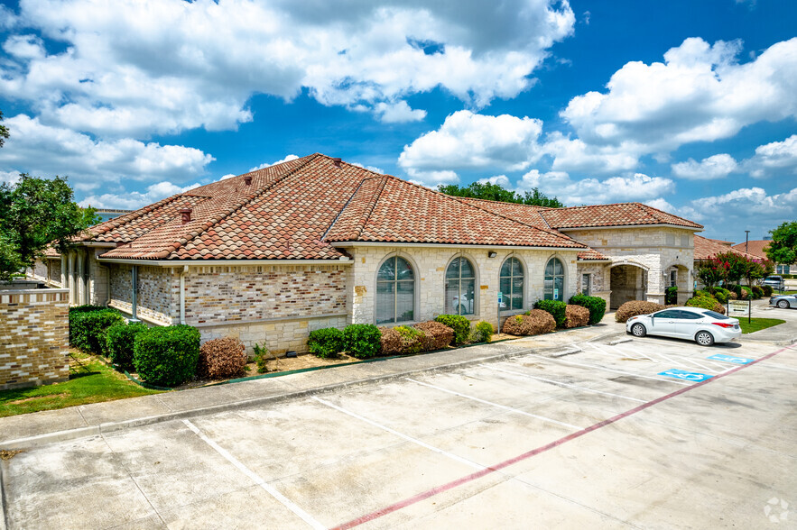 1202 E Sonterra Blvd, San Antonio, TX à louer - Photo de l’immeuble – Image 1 sur 4