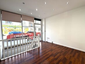 199 Garratt Ln, Londres à louer Photo de l’immeuble– Image 2 sur 8