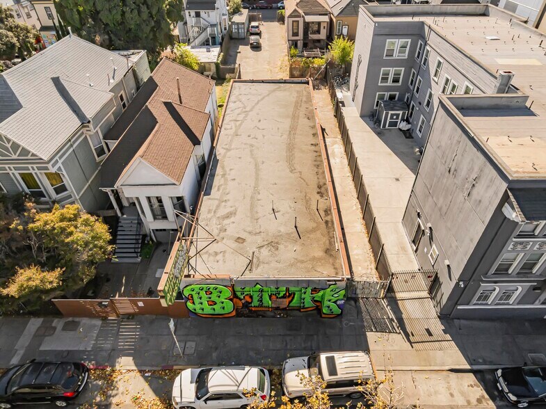 635 W Grand Ave, Oakland, CA à vendre - Photo principale – Image 1 sur 18