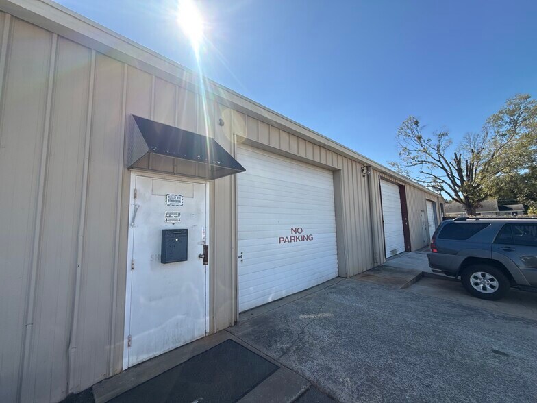 1909 W Roosevelt Blvd, Monroe, NC à louer - Photo de l’immeuble – Image 3 sur 14