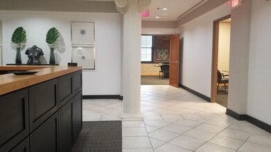 254 Court Ave, Memphis, TN à louer Photo intérieure– Image 2 sur 6