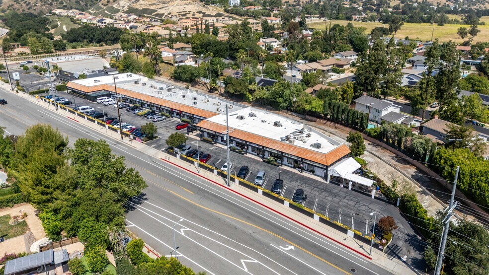 23701-23751 Roscoe Blvd, Canoga Park, CA à vendre - Photo de l’immeuble – Image 2 sur 12