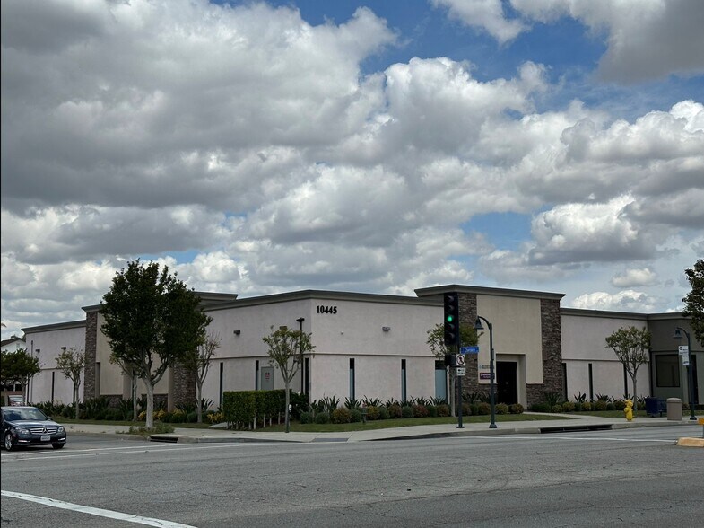 10441-10445 Lakewood Blvd, Downey, CA à louer - Photo de l’immeuble – Image 2 sur 3