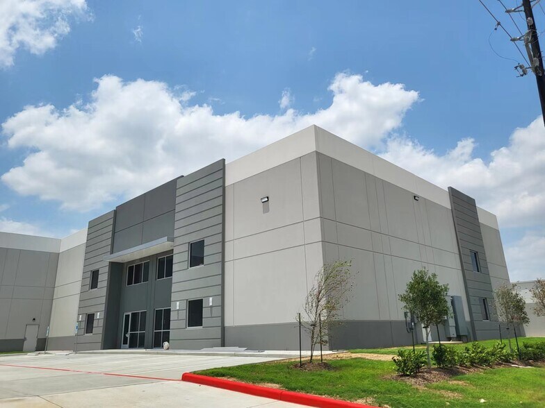 4157 Clay Commerce Dr, Katy, TX à louer - Photo de l’immeuble – Image 2 sur 6