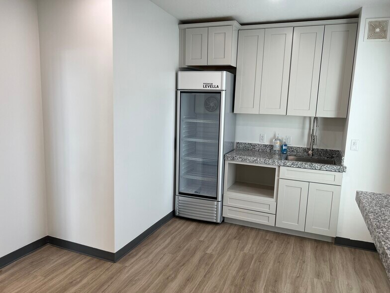 940 N 400 E, North Salt Lake, UT à louer - Photo intérieure – Image 2 sur 5