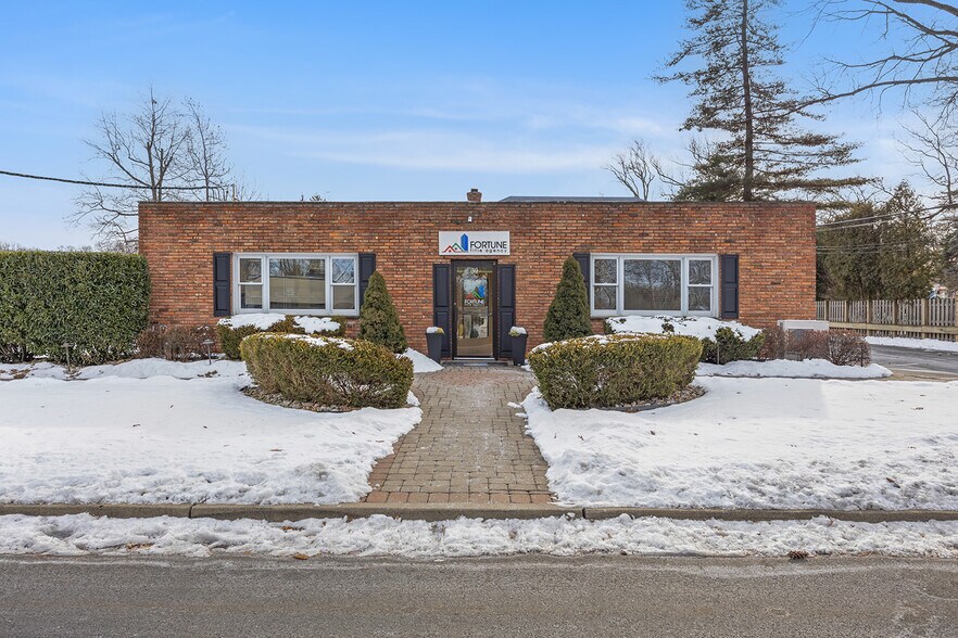 39 Woodland Rd, Roseland, NJ à vendre - Photo de l’immeuble – Image 1 sur 32