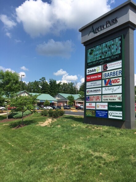 2765 Jefferson Davis Hwy, Stafford, VA à louer - Photo de l’immeuble – Image 1 sur 4