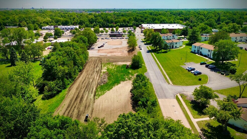 240 Mound rd, Decatur, IL à louer - Photo de l’immeuble – Image 2 sur 6